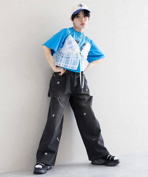 RAGEBLUE(レイジブルー)の「2size展開/フラワー刺繍アソートダメージタックワイドデニム(デニムパンツ・レディース・ブルー系1/ブルー系2/ブラック/ブルー/その他19・SMALL/MEDIUM)」の8枚目の写真