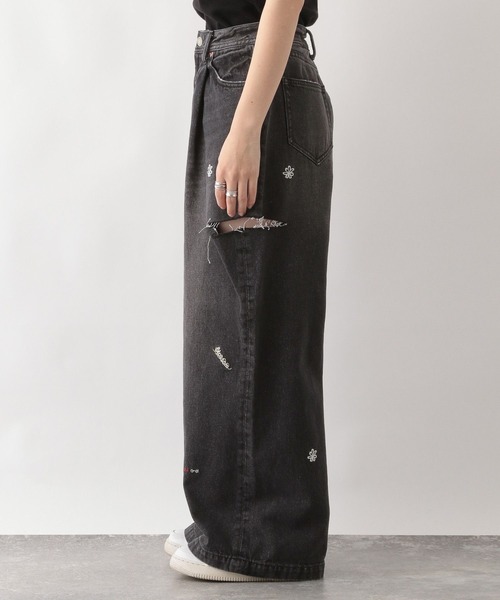 RAGEBLUE(レイジブルー)の「2size展開/フラワー刺繍アソートダメージタックワイドデニム(デニムパンツ・レディース・ブルー系1/ブルー系2/ブラック/ブルー/その他19・SMALL/MEDIUM)」の17枚目の写真
