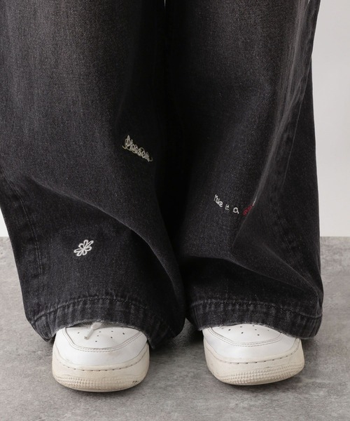 RAGEBLUE(レイジブルー)の「2size展開/フラワー刺繍アソートダメージタックワイドデニム(デニムパンツ・レディース・ブルー系1/ブルー系2/ブラック/ブルー/その他19・SMALL/MEDIUM)」の21枚目の写真