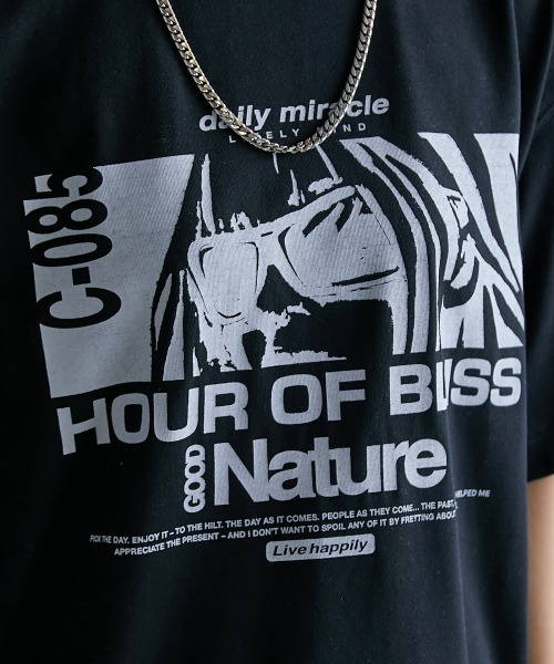 GEVS.(ジェイヴィス)の「<大きいサイズ> 綿100%グラフィックプリントTシャツ GEVS.(Tシャツ/カットソー・レディース・ブラック/オフホワイト・LL/L/5L/4L/3L)」の6枚目の写真