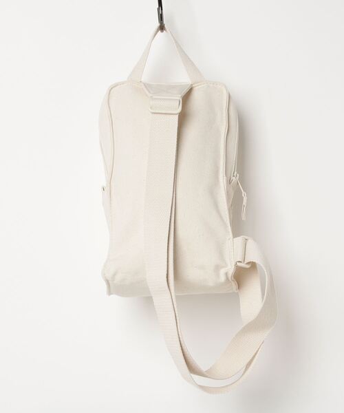 Levi's（リーバイス）の「Levi's/リーバイス ジップスリング バッグ ホワイト（ボディバッグ/ウエストポーチ・メンズ・ホワイト・OS）」の2枚目の写真