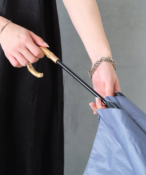 BIRTHDAY BAR（バースデイバー）の「IN FULL BLOOM　バンブーハンドルアンブレラ（長傘・レディース・ベージュ/ブルー・0）」の21枚目の写真