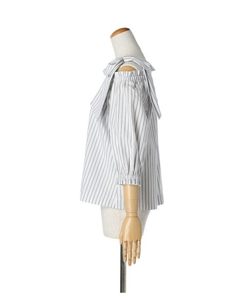 an another angelus(アンアナザーアンジェラス)の「ビッグリボンオフショルブラウス/ananotherangelus(シャツ/ブラウス・レディース・ホワイト×ブラック/オフホワイト/ブラック・FREE)」の20枚目の写真