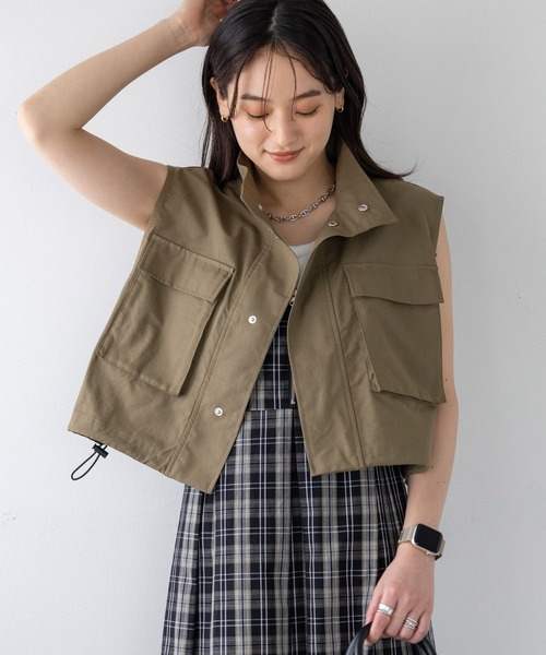 RAGEBLUE（レイジブルー）の「ミリタリーショートベスト（ベスト・レディース・ブラック/オリーブ・FREE）」の2枚目の写真