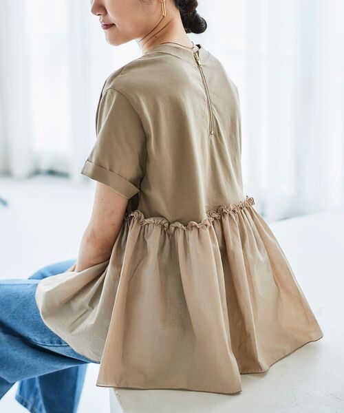 le.coeur blanc(ルクールブラン)の「コットンローンコンビカットプルオーバー(Tシャツ/カットソー・レディース・ベージュ/ブラック・38)」の1枚目の写真