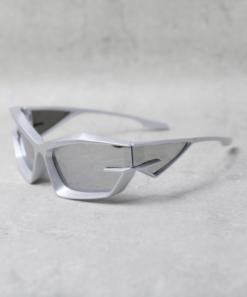 ８(eight)（エイト）の「シャープサングラス（サングラス・メンズ・オレンジ/グリーン/レッド/ブラック/グレー系その他/その他/ブラック系その他/グレー/クリア/ピンク・FREE）」の4枚目の写真