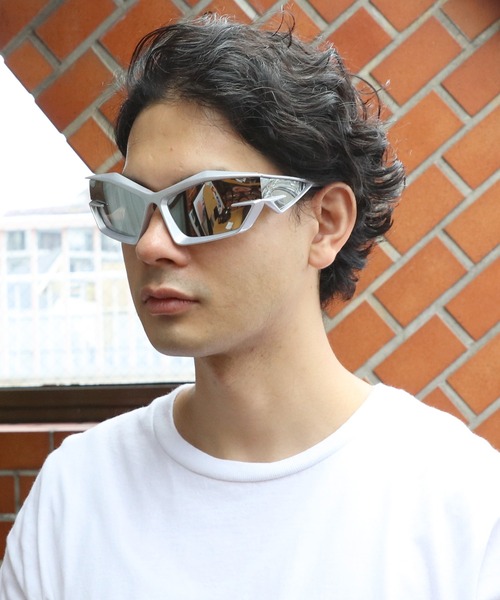８(eight)（エイト）の「シャープサングラス（サングラス・メンズ・オレンジ/グリーン/レッド/ブラック/グレー系その他/その他/ブラック系その他/グレー/クリア/ピンク・FREE）」の18枚目の写真