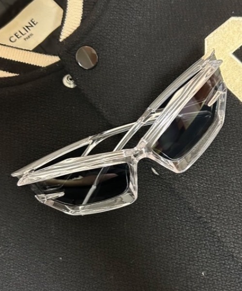 ８(eight)（エイト）の「シャープサングラス（サングラス・メンズ・オレンジ/グリーン/レッド/ブラック/グレー系その他/その他/ブラック系その他/グレー/クリア/ピンク・FREE）」の11枚目の写真