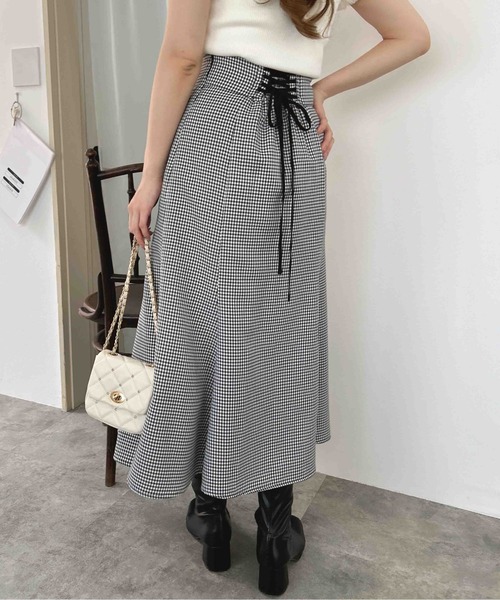 INGNI(イング)の「バックレースアップマーメイドスカート/A(スカート・レディース・ブラック系その他3/ブラウン/ボルドー/ブラック/ライトベージュ/サックスブルー/チャコールグレー/ブラウン系その他2/ピンク/その他11/その他7・FREE/L)」の2枚目の写真