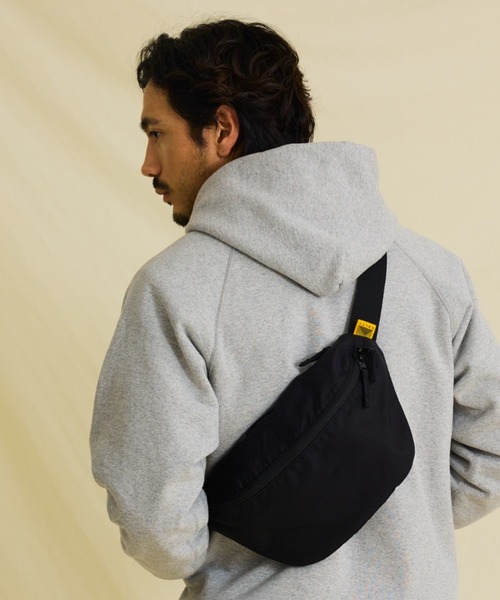 KELTY（ケルティ）の「＜環境にやさしくタフ！KELTYのスリムミニボディバッグ＞【KELTY】80's SLIM FANNY（ボディバッグ/ウエストポーチ・レディース・モカ/ブラック/グレー系その他・FREE）」の11枚目の写真