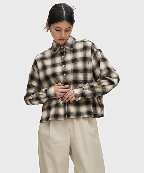 FRED PERRY（フレッドペリー）の「Brushed Check Shirt（シャツ/ブラウス・レディース・ベージュ/モスグリーン・8/10）」の4枚目の写真