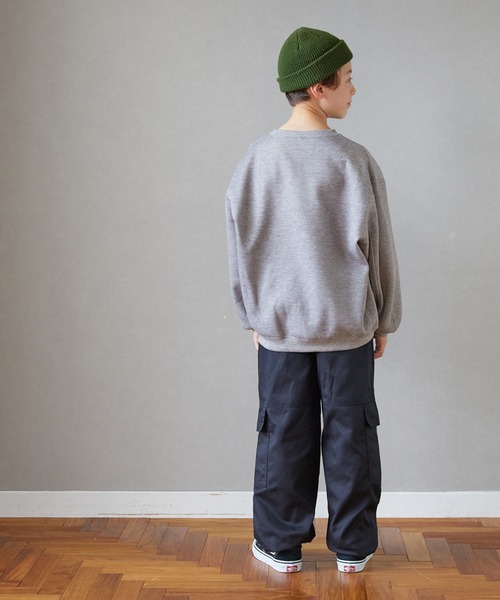 coca(coca)(コカ)の「【WEB限定セール】キッズ 親子お揃い裏起毛プリントロゴスウェット(スウェット・キッズ・グレイッシュベージュ/グレー/レッド/チャコール・120/130/140/150)」の11枚目の写真