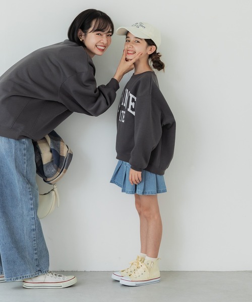 coca(coca)(コカ)の「【WEB限定セール】キッズ 親子お揃い裏起毛プリントロゴスウェット(スウェット・キッズ・グレイッシュベージュ/グレー/レッド/チャコール・120/130/140/150)」の7枚目の写真