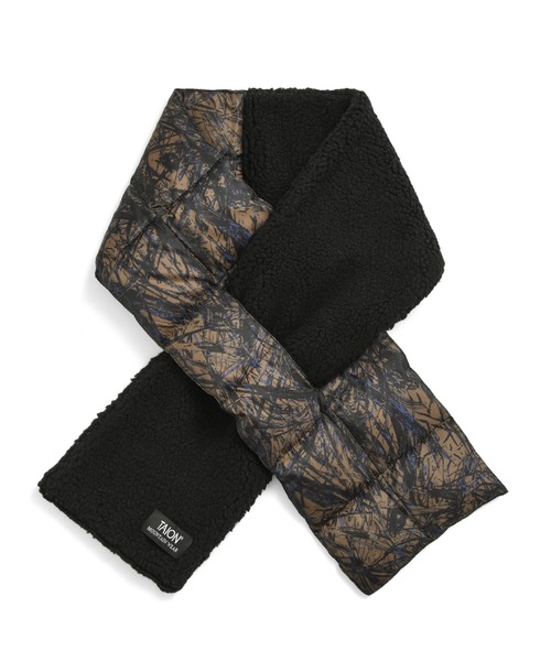 TAION（タイオン）の「【TAION(タイオン)】〈グッズ〉マウンテン アシンメトリー ダウン×ボア マフラー（マフラー・メンズ・ネイビー系1/ベージュ系その他2/ブラック×ベージュ/ブラック×ブラック/レッド系その他3/オリーブ系/パープル系その他2/オリーブ系2/ネイビー系2/ネイビー系4/グリーン系その他4/ライトグレー系3/ブラウン系その他4/ライトグレー系/グレー系その他3/ブラウン系その他7/ネイビー系5・ONESIZE）」の7枚目の写真