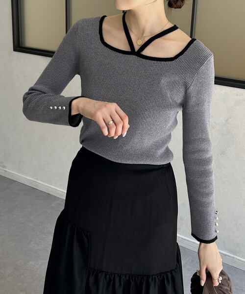 Thevon（ゼボン）の「バイカラーホルターネックリブニット（ニット/セーター・レディース・モカ/アイボリー/ブラック/チャコールグレー・FREE）」の4枚目の写真