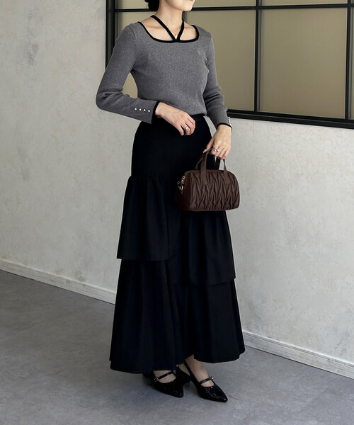 Thevon（ゼボン）の「バイカラーホルターネックリブニット（ニット/セーター・レディース・モカ/アイボリー/ブラック/チャコールグレー・FREE）」の9枚目の写真