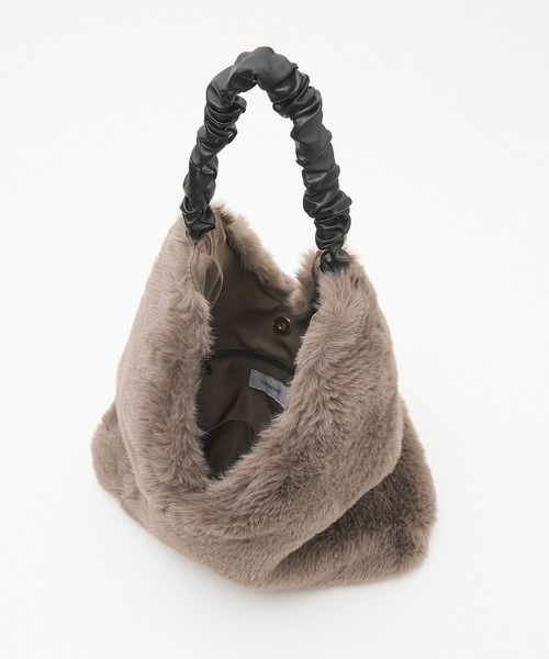 CACHELLIE(カシェリエ)の「【WEB限定】【CACHELLIE】FUR TOTEBAG ギャザーハンドルファートートバッグ(トートバッグ・レディース・ブラック/ベージュ/グレイッシュベージュ・フリー)」の7枚目の写真