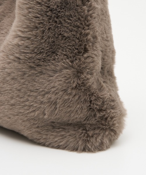 CACHELLIE(カシェリエ)の「【WEB限定】【CACHELLIE】FUR TOTEBAG ギャザーハンドルファートートバッグ(トートバッグ・レディース・ブラック/ベージュ/グレイッシュベージュ・フリー)」の9枚目の写真