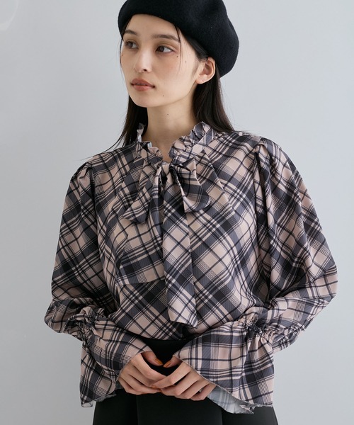 VIS（ビス）の「【前後2WAY】フリルカラーブラウス【洗える】（シャツ/ブラウス・レディース・ブラウン/オフホワイト・FREE）」の4枚目の写真