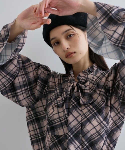 VIS（ビス）の「【前後2WAY】フリルカラーブラウス【洗える】（シャツ/ブラウス・レディース・ブラウン/オフホワイト・FREE）」の5枚目の写真