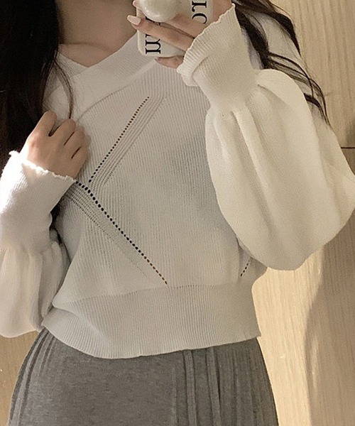 Nia（ニア）の「Nia(ニア)/チョーカー風　クロップドニットトップス（ニット/セーター・レディース・レッド/ブラック/ホワイト/ベージュ・FREE）」の9枚目の写真