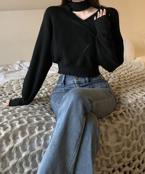 Nia（ニア）の「Nia(ニア)/チョーカー風　クロップドニットトップス（ニット/セーター・レディース・レッド/ブラック/ホワイト/ベージュ・FREE）」の15枚目の写真