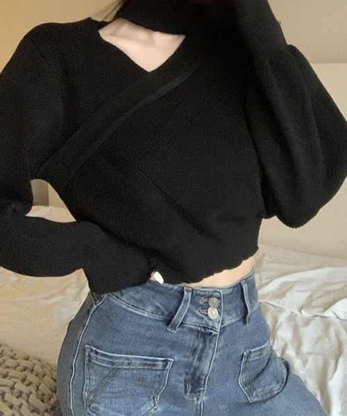 Nia（ニア）の「Nia(ニア)/チョーカー風　クロップドニットトップス（ニット/セーター・レディース・レッド/ブラック/ホワイト/ベージュ・FREE）」の17枚目の写真