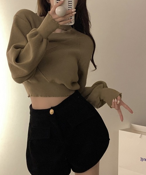 Nia（ニア）の「Nia(ニア)/チョーカー風　クロップドニットトップス（ニット/セーター・レディース・レッド/ブラック/ホワイト/ベージュ・FREE）」の18枚目の写真