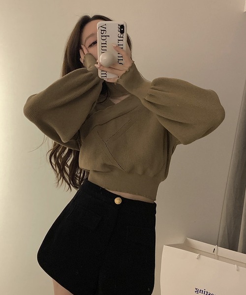 Nia（ニア）の「Nia(ニア)/チョーカー風　クロップドニットトップス（ニット/セーター・レディース・レッド/ブラック/ホワイト/ベージュ・FREE）」の20枚目の写真