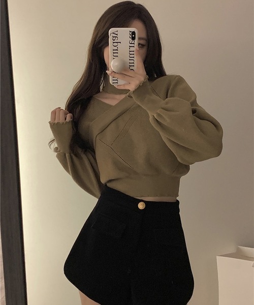 Nia（ニア）の「Nia(ニア)/チョーカー風　クロップドニットトップス（ニット/セーター・レディース・レッド/ブラック/ホワイト/ベージュ・FREE）」の22枚目の写真