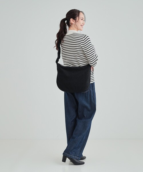 SHOO・LA・RUE（シューラルー）の「◆旬なラメ使いが目を惹く ギャザーショルダーバッグ（ショルダーバッグ・レディース・ブラック/シルバー系その他/シルバー・00）」の17枚目の写真