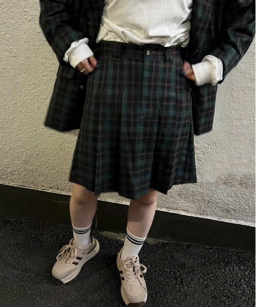 DOUBLE NAME(ダブルネーム)の「プリーツミニスカート(スカート・レディース・ネイビー系/グリーン系・FREE)」の2枚目の写真