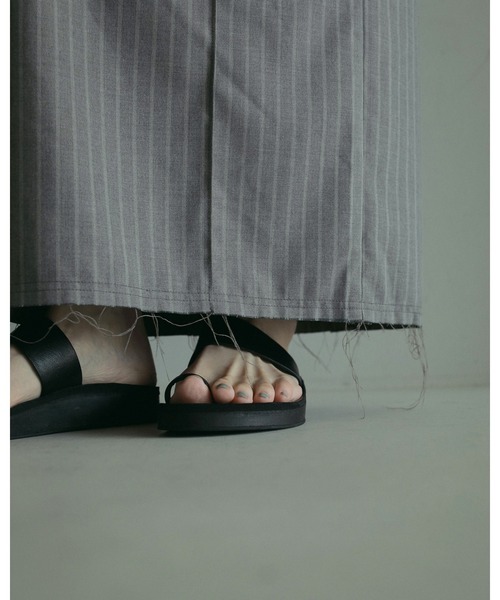 anuke(アンヌーク)の「Cutoff Pencil Skirt(スカート・レディース・グレー/ブラック・36inch/38inch)」の8枚目の写真