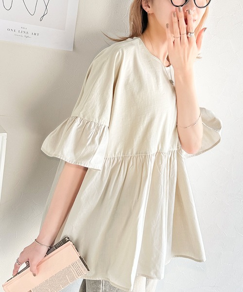 classicalelf(クラシカルエルフ)の「Tシャツより上品に、ブラウスより気軽に。体型カバー♪綿100%前後2WAYシルケット加工布帛コンビリボンペプラムオーバーサイズトップス(半袖)(Tシャツ/カットソー・レディース・ブラック/アイボリー/グレイッシュベージュ・LARGE/MEDIUM/SMALL/X-LARGE)」の4枚目の写真