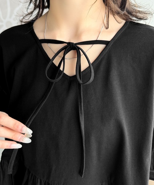 classicalelf(クラシカルエルフ)の「Tシャツより上品に、ブラウスより気軽に。体型カバー♪綿100%前後2WAYシルケット加工布帛コンビリボンペプラムオーバーサイズトップス(半袖)(Tシャツ/カットソー・レディース・ブラック/アイボリー/グレイッシュベージュ・LARGE/MEDIUM/SMALL/X-LARGE)」の7枚目の写真