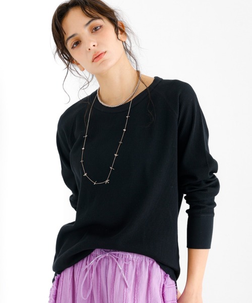 FRUIT OF THE LOOM（フルーツオブザルーム）の「【FRUIT OF THE LOOM】無地 サーマルロンTEE / ラグラン / 長袖（Tシャツ/カットソー・レディース・ホワイト/アイボリー/ブラック・M）」の3枚目の写真