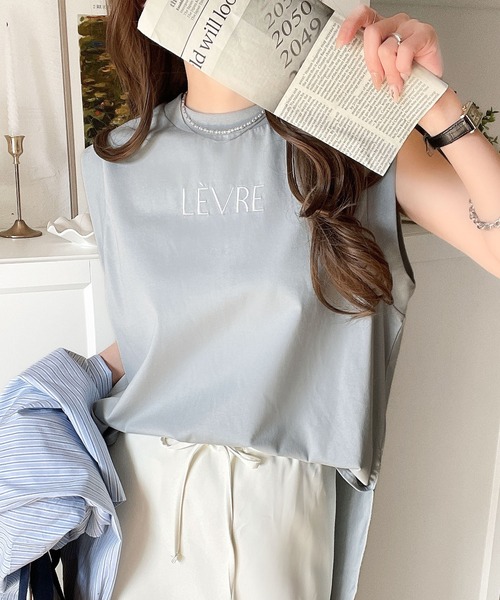 classicalelf(クラシカルエルフ)の「夏コーデの主役!シルケット胸元刺繍サイド裾スリット入りノースリーブカットソー(Tシャツ/カットソー・レディース・ブルー/チャコール/グレイッシュベージュ/ネイビー/オフホワイト・SMALL/MEDIUM/X-LARGE/LARGE)」の19枚目の写真