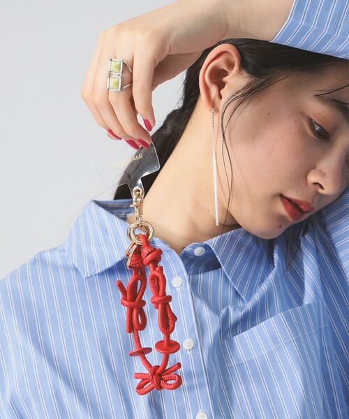 Ray BEAMS（レイビームス）の「【WEB限定】Hashibami / レザー リボン スマホハンドストラップ（スマホグッズ・レディース・ブラック/レッド/ライトブルー/シルバー/ワイン・ONE SIZE）」の4枚目の写真