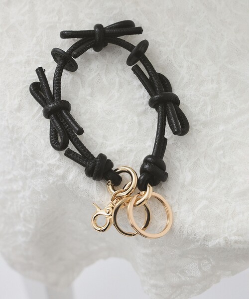 Ray BEAMS（レイビームス）の「【WEB限定】Hashibami / レザー リボン スマホハンドストラップ（スマホグッズ・レディース・ブラック/レッド/ライトブルー/シルバー/ワイン・ONE SIZE）」の2枚目の写真