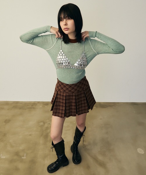 uyu.(ウユ)の「ショルダーラインバイカラーリブニットトップス【uyu./ウユ】(Tシャツ/カットソー・レディース・グリーン/レッド/ブラック・FREE)」の12枚目の写真