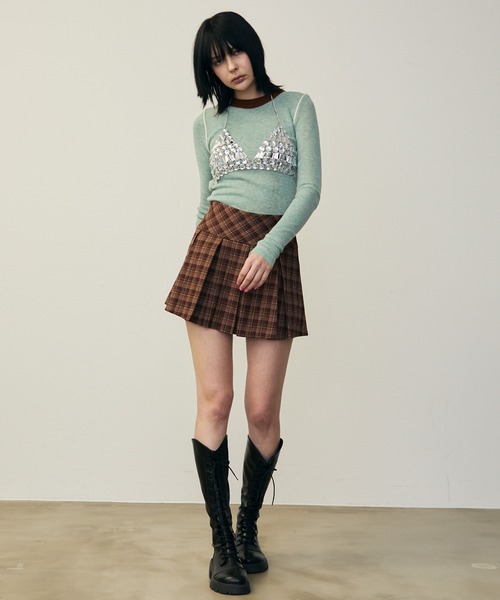 uyu.(ウユ)の「ショルダーラインバイカラーリブニットトップス【uyu./ウユ】(Tシャツ/カットソー・レディース・グリーン/レッド/ブラック・FREE)」の13枚目の写真