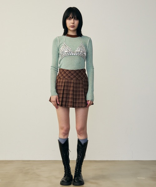 uyu.(ウユ)の「ショルダーラインバイカラーリブニットトップス【uyu./ウユ】(Tシャツ/カットソー・レディース・グリーン/レッド/ブラック・FREE)」の16枚目の写真