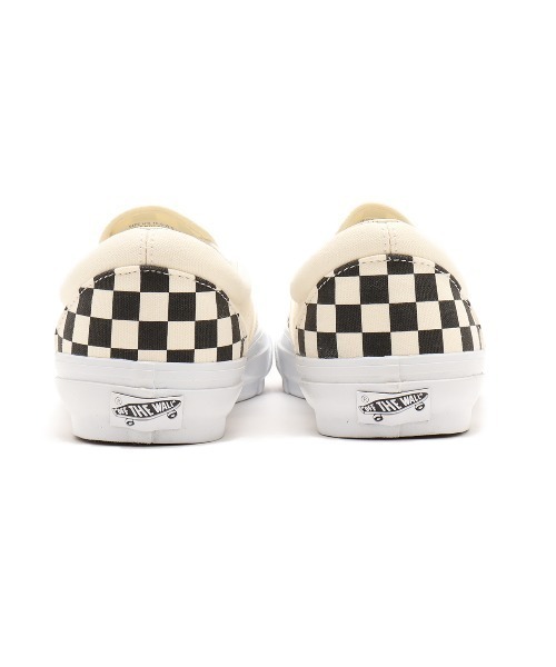 VANS(バンズ)の「VANS LX Slip-On Reissue 98 / ヴァンズ エルエックス スリップオン リイシュー 98(スニーカー・メンズ・チェック・26.5cm/27.5cm/28.5cm/26.0cm/27.0cm/28.0cm/29.0cm/30.0cm/24.0cm/24.5cm/25.0cm/25.5cm/23.0cm/23.5cm)」の3枚目の写真