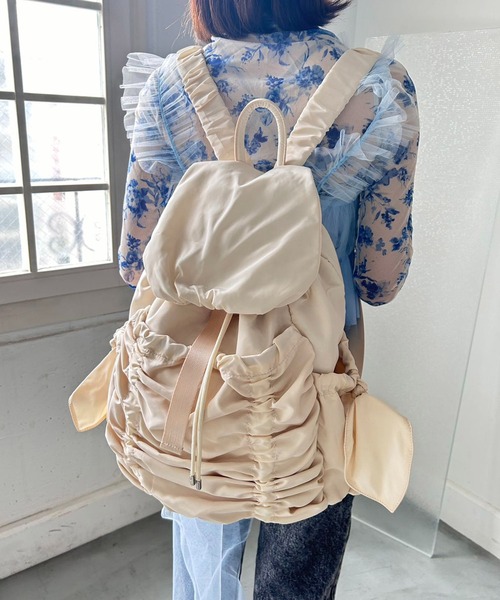 Casselini(キャセリーニ)の「Casselini(キャセリーニ)シャーリングバックパック(バックパック/リュック・レディース・アイボリー/ブラック/カーキ・FREE)」の9枚目の写真