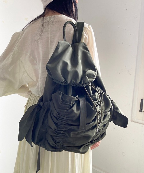 Casselini(キャセリーニ)の「Casselini(キャセリーニ)シャーリングバックパック(バックパック/リュック・レディース・アイボリー/ブラック/カーキ・FREE)」の13枚目の写真