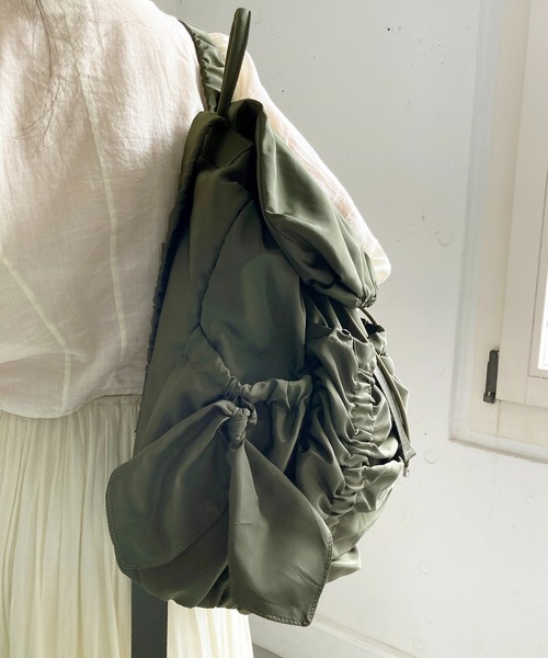 Casselini(キャセリーニ)の「Casselini(キャセリーニ)シャーリングバックパック(バックパック/リュック・レディース・アイボリー/ブラック/カーキ・FREE)」の15枚目の写真