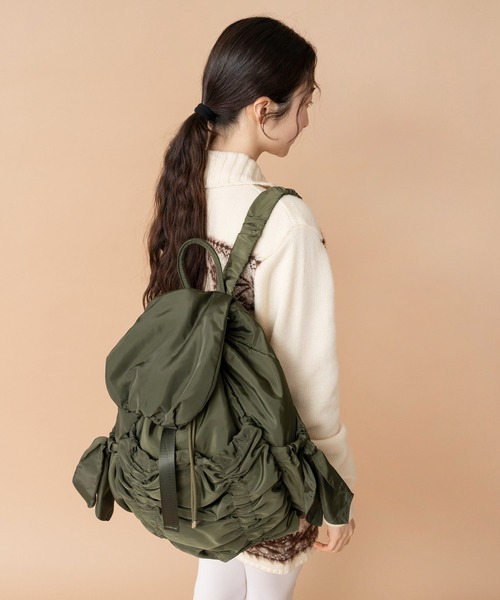 Casselini(キャセリーニ)の「Casselini(キャセリーニ)シャーリングバックパック(バックパック/リュック・レディース・アイボリー/ブラック/カーキ・FREE)」の8枚目の写真