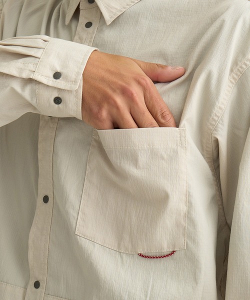 NANGA（ナンガ）の「HINOC RIPSTOP UT SHIRT/ヒノック リップストップ ユーティリティ シャツ（シャツ/ブラウス・メンズ・ライトグレー/ブラック/モカ・L/M/S/XL）」の20枚目の写真