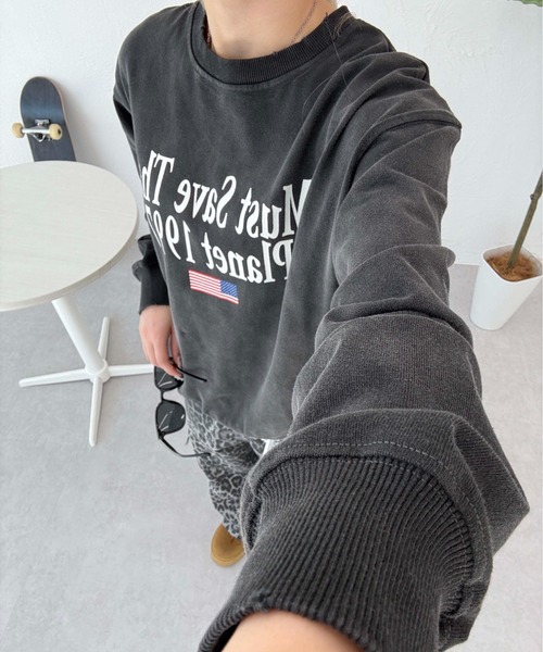 sedacle(セダクル)の「加工フラッグスウェットロンT(Tシャツ/カットソー・メンズ・ベージュ/レッド/ブラック・SMALL/MEDIUM/LARGE)」の1枚目の写真