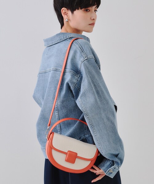 OPAQUE.CLIP（オペークドットクリップ）の「【2WAY】キャンバストリミングデザインバッグ（ショルダーバッグ・レディース・オレンジ/ブラック・00）」の7枚目の写真